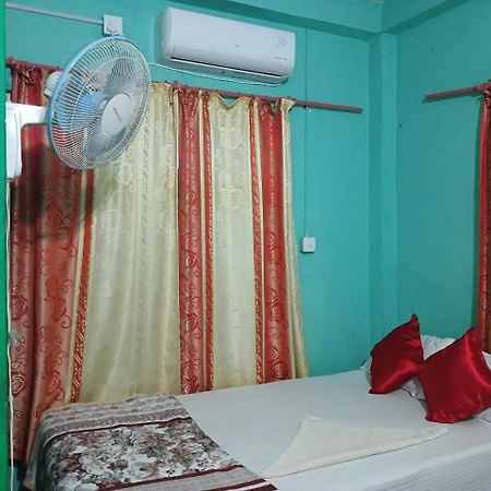 Tiger Corner Inn Homestay Саураха Екстер'єр фото