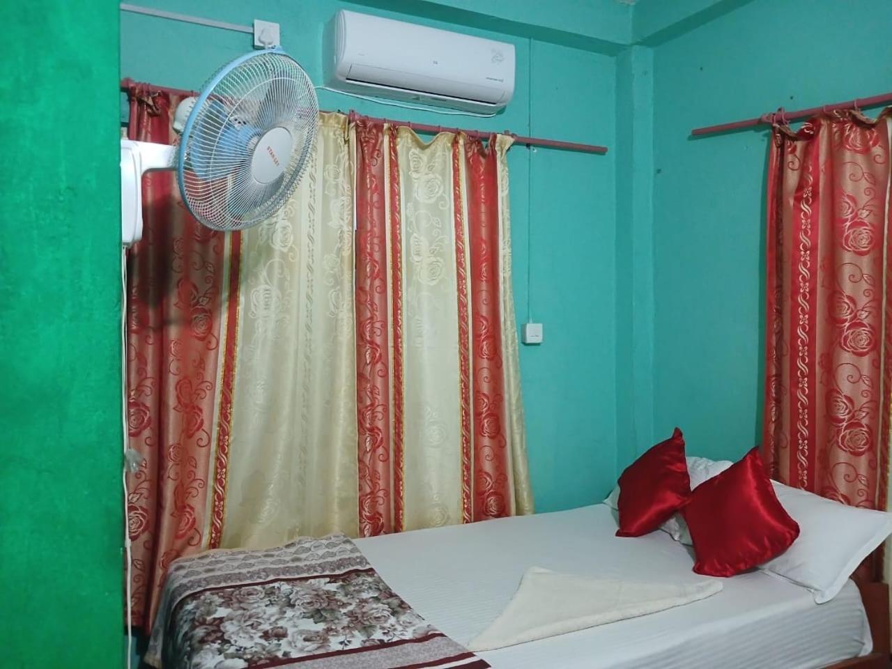 Tiger Corner Inn Homestay Саураха Екстер'єр фото