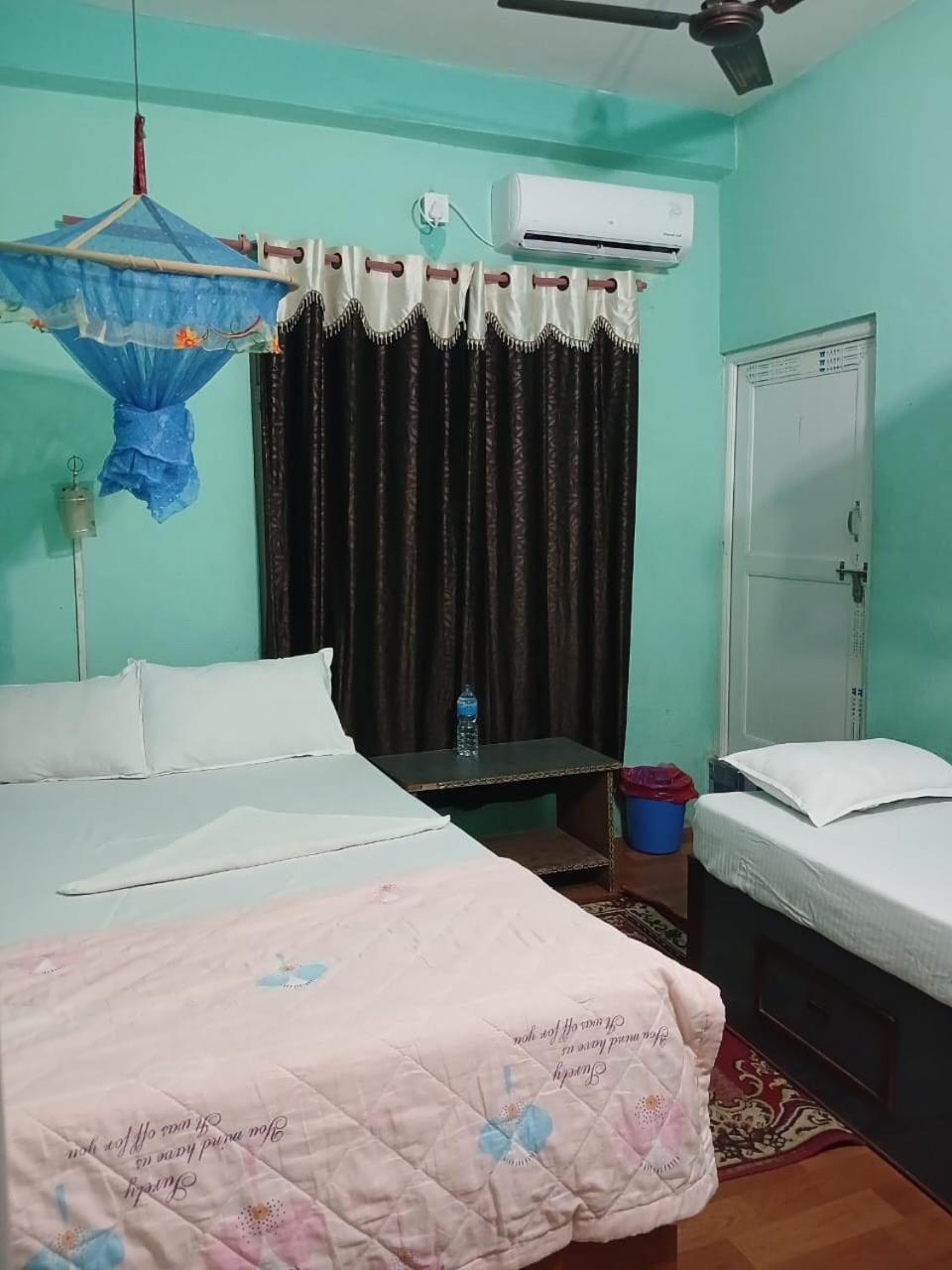 Tiger Corner Inn Homestay Саураха Екстер'єр фото