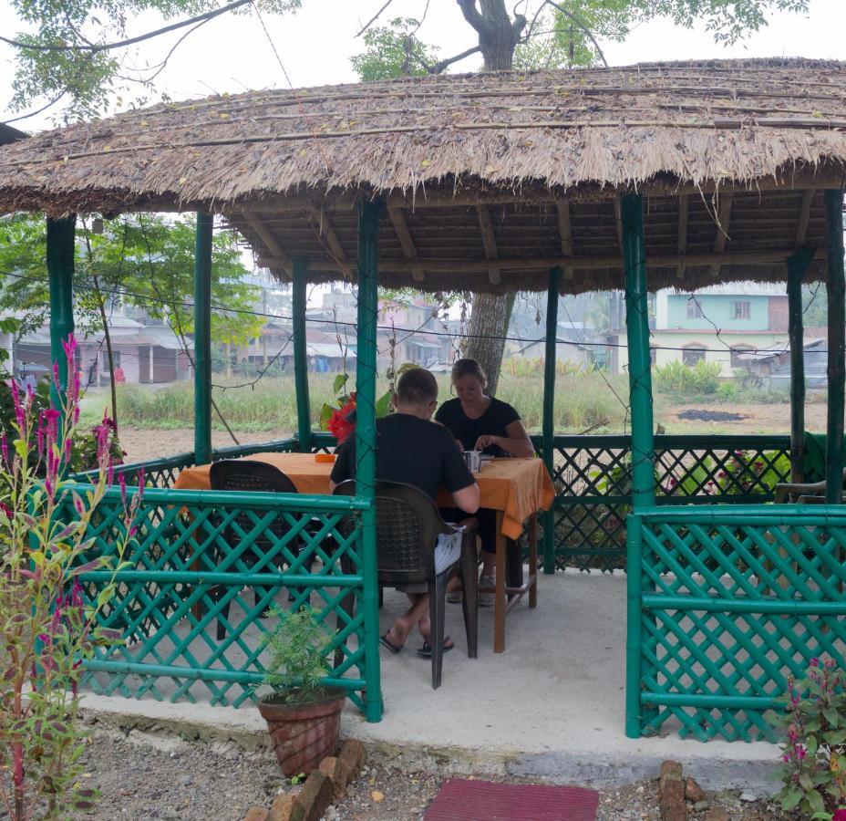Tiger Corner Inn Homestay Саураха Екстер'єр фото